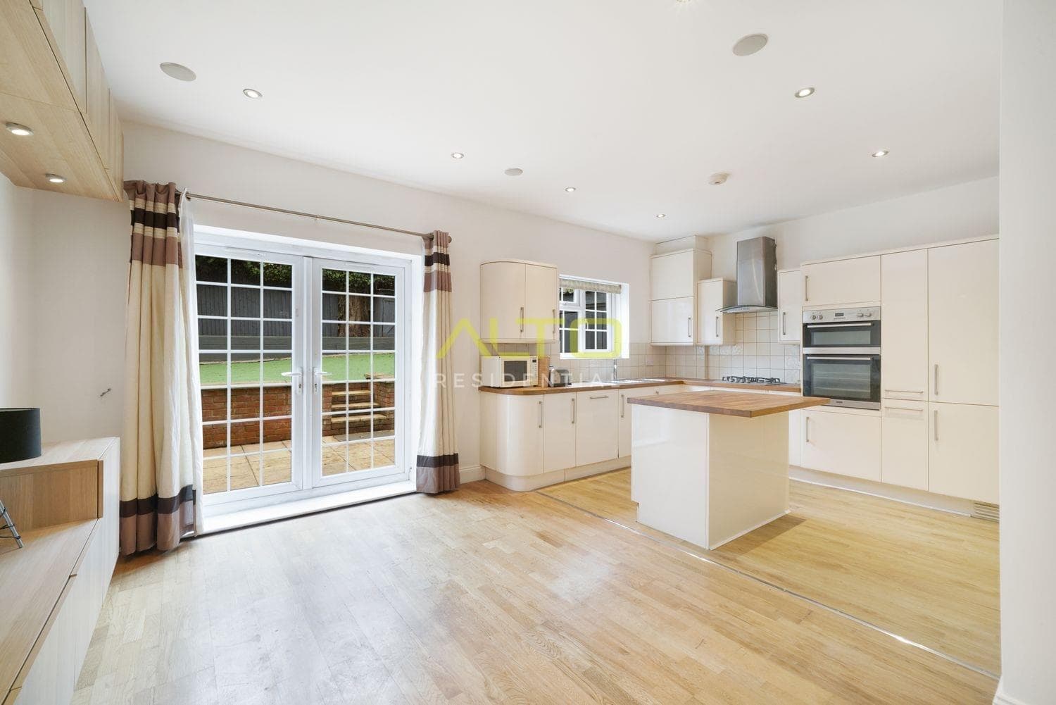 Dagmar Avenue, Wembley, Middlesex, HA9 8DQ